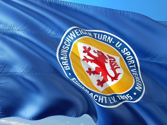 特别是以张 特别是以张